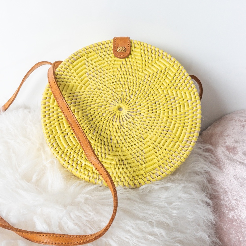 Pink Haley Yellow Jones Vacay Round Straw Crossbody Summer Bag, NWOT